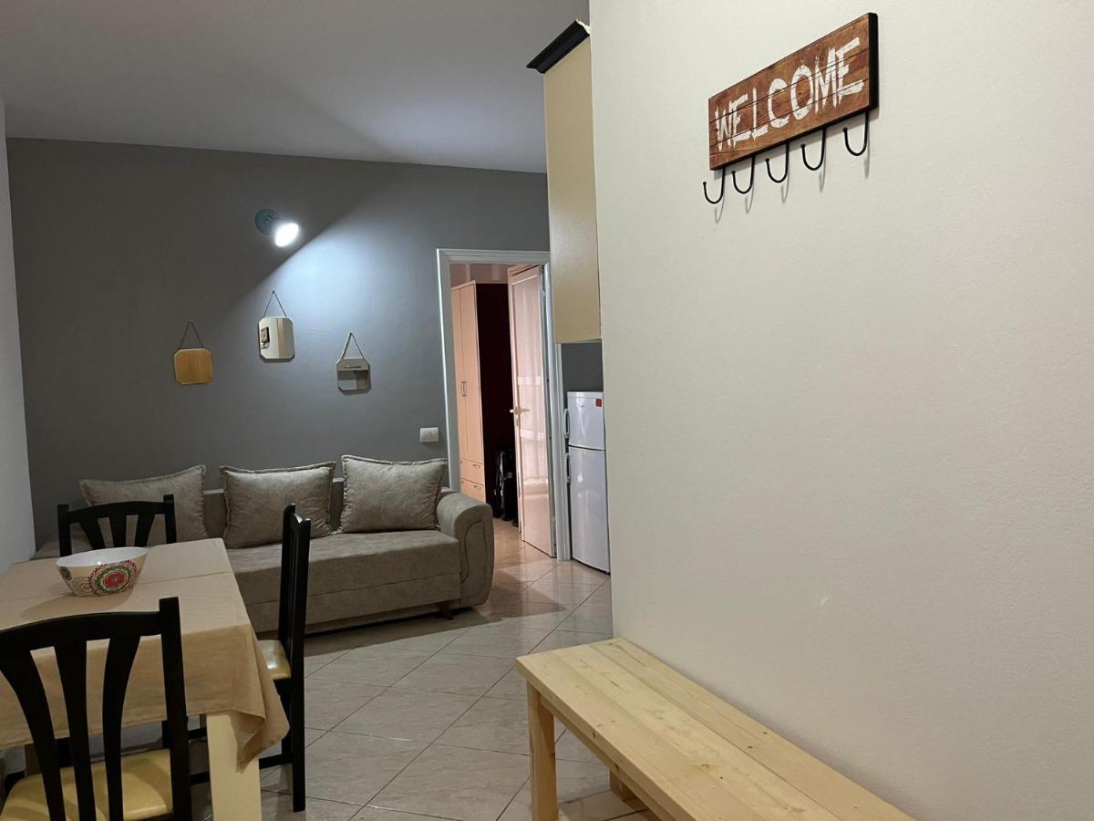 Apartmán Lungomare Vlore Con Garage Privato 2 Exteriér fotografie
