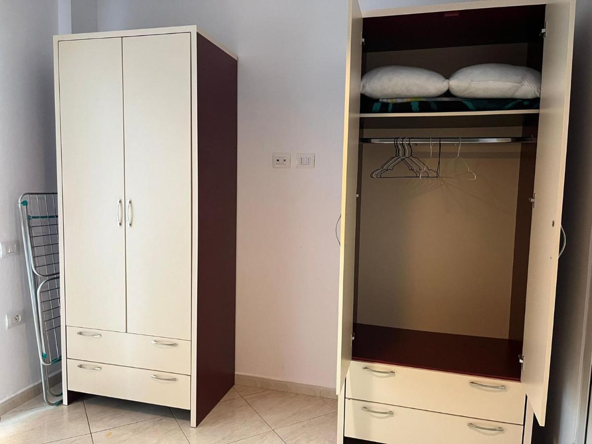 Apartmán Lungomare Vlore Con Garage Privato 2 Exteriér fotografie