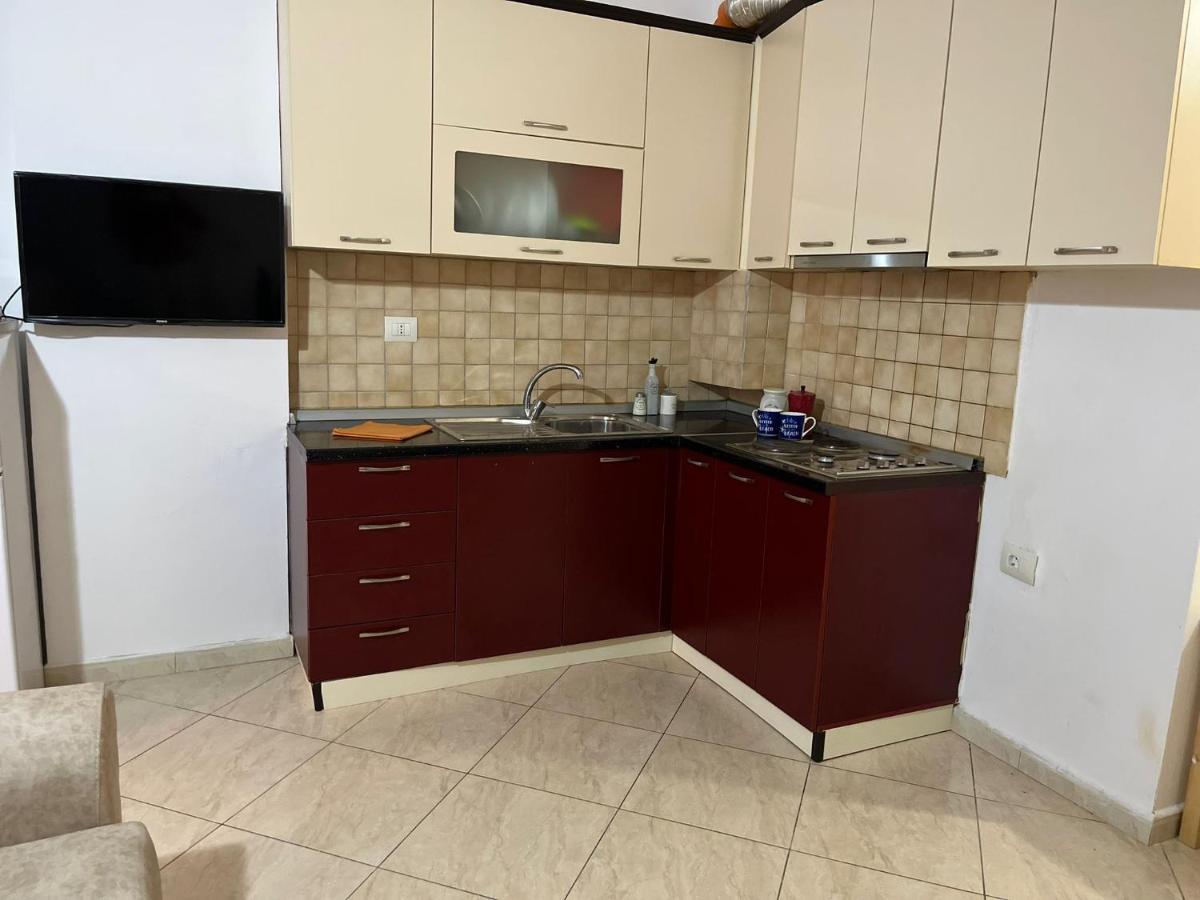 Apartmán Lungomare Vlore Con Garage Privato 2 Exteriér fotografie