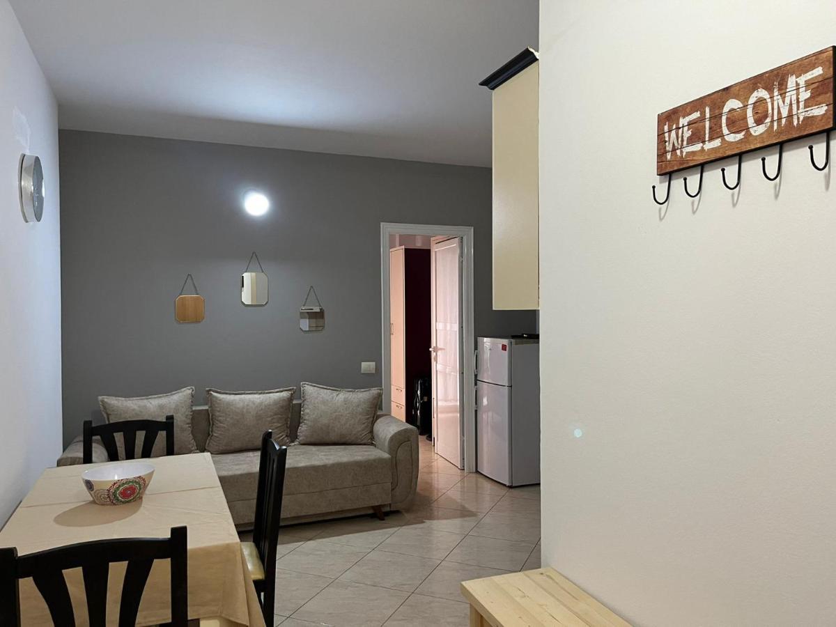 Apartmán Lungomare Vlore Con Garage Privato 2 Exteriér fotografie